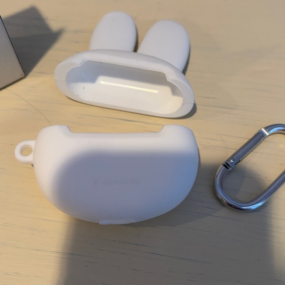 NIB HEMA Miffy AirPods Case for AirPods 3 - Picture 5 of 8